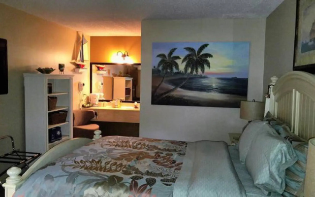photo 2 of TradeWinds Lodging Bed and Breakfast