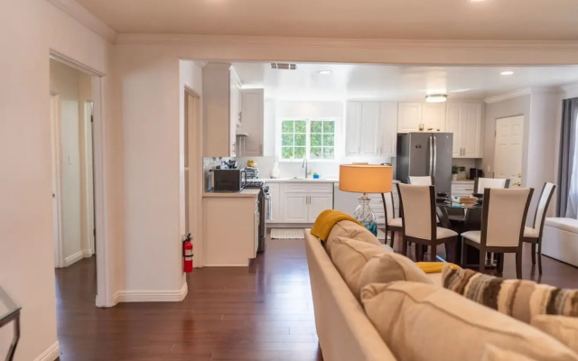 photo 3 of Tranquil 2BR Home in Beautiful Neighborhood (P24)