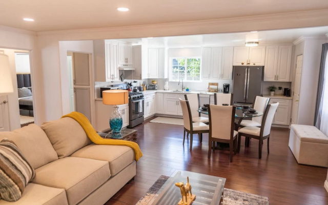 photo 5 of Tranquil 2BR Home in Beautiful Neighborhood (P24)