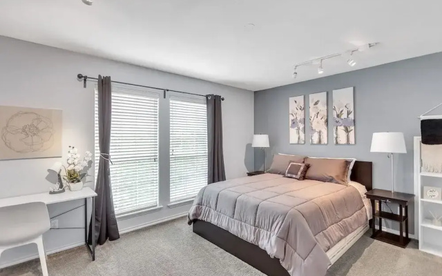 photo 4 of Tranquil Arlington Retreat With Private Pool 6 Bedroom Home