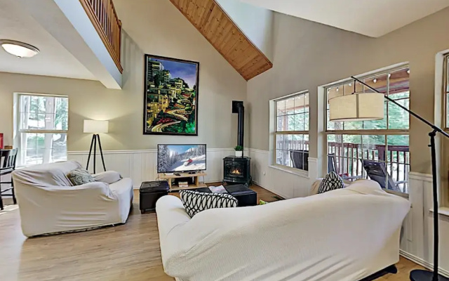 photo 3 of Tranquil Big Deck, Pool Table, Near Trails 3 Bedroom Home