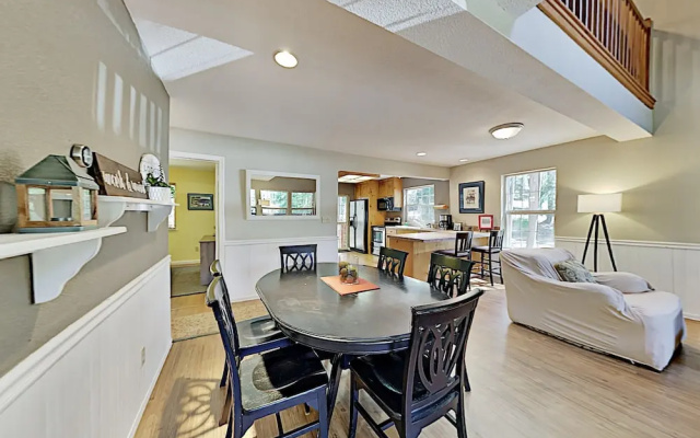 photo 4 of Tranquil Big Deck, Pool Table, Near Trails 3 Bedroom Home