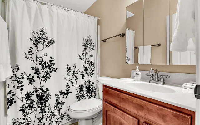 photo 5 of Tranquil Retreat Condo by Redawning