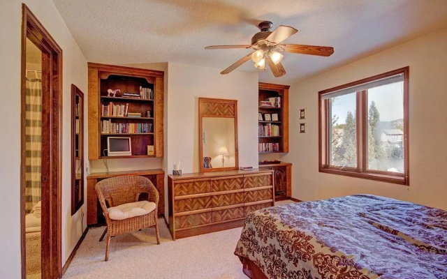 photo 3 of Breckenridge Pet-Friendly Trappeur 3 Townhouse by RedAwning