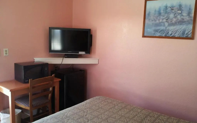 photo 5 of Travel Eagle Inn Motel