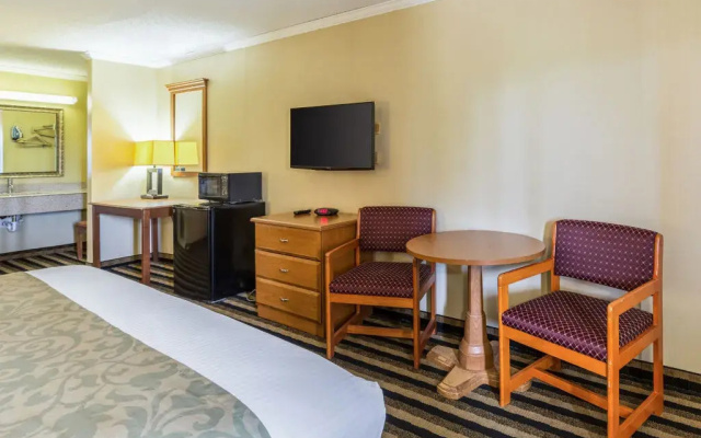 photo 3 of Travel Express Inn