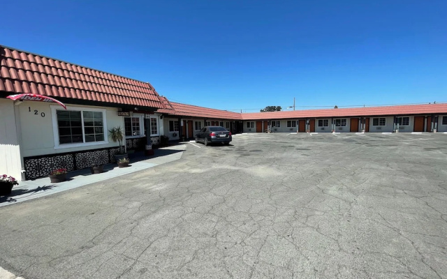 photo 2 of Travel Inn
