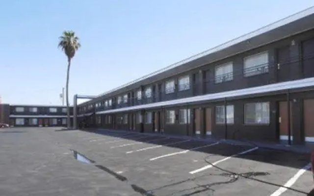 photo 4 of Travel Inn Downtown