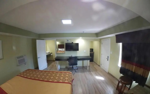 photo 4 of Travel Inn of Riviera Beach