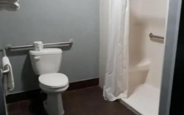 photo 3 of Travel Inn Winter Haven