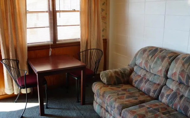photo 2 of Travel Inns Branson South