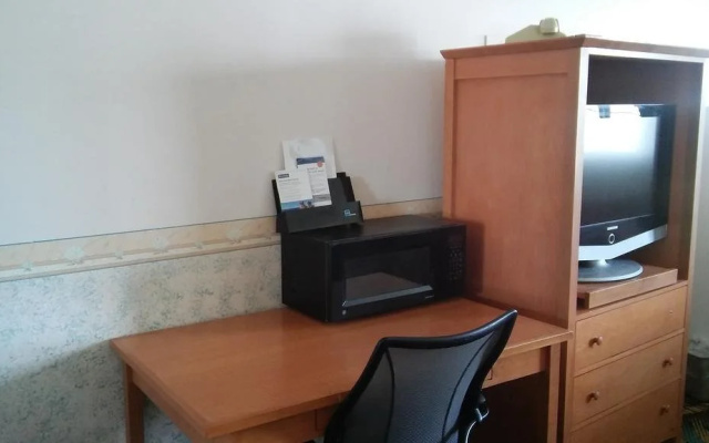 photo 5 of Budget Inn