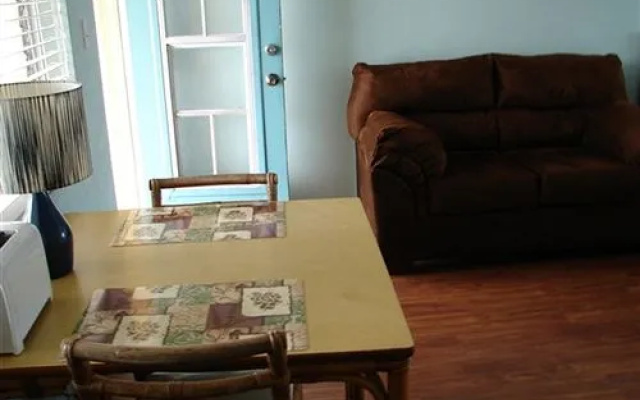 photo 3 of Traveler Motel