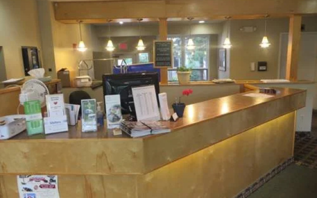photo 2 of Travelers Hotel