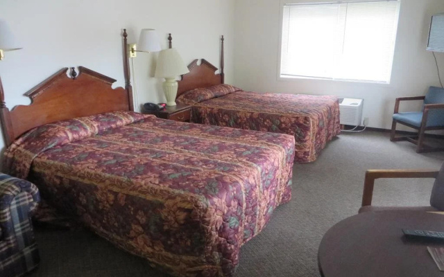 photo 3 of Travelers Hotel