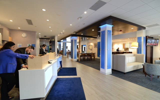 photo 2 of Holiday Inn Express & Suites Chicago North Shore - Niles by IHG