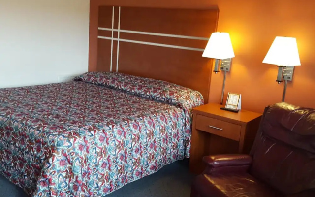 photo 3 of Travelers Lodge Motel Marshall