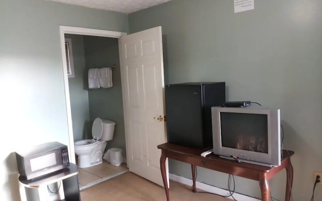 photo 3 of Travelers Motel