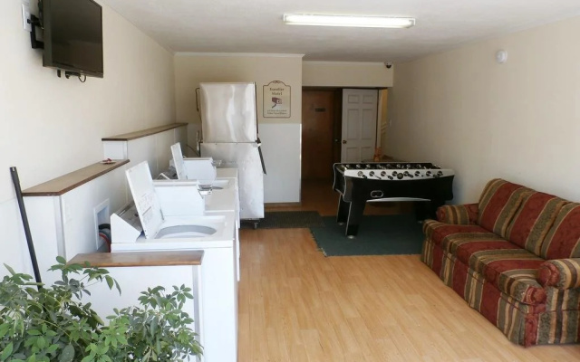 photo 2 of Travelier Motel
