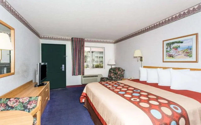 photo 4 of Days Inn by Wyndham Phoenix West