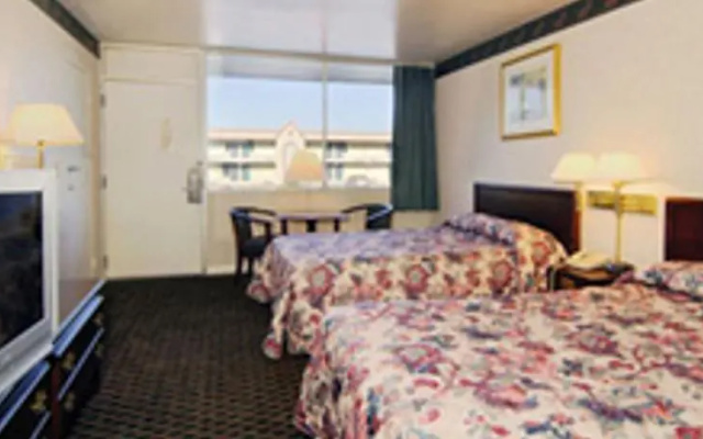 photo 4 of Travelodge Lynchburg