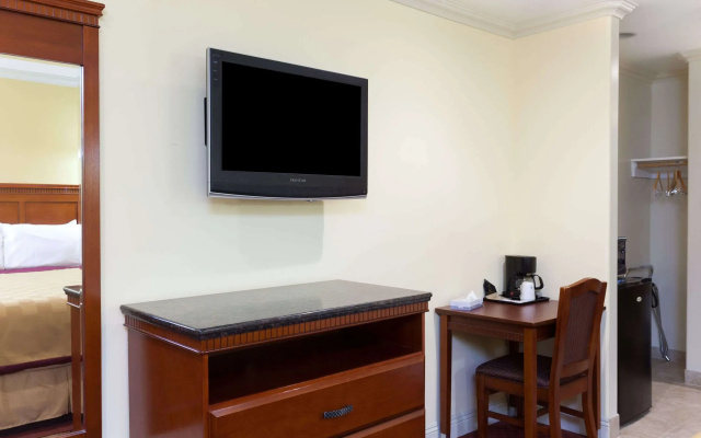 photo 4 of Travelodge by Wyndham Brea