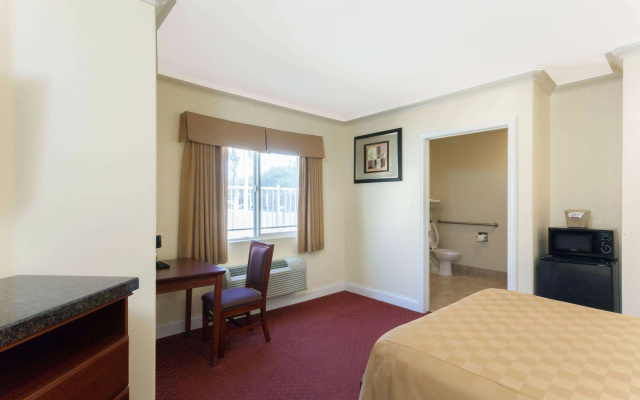 photo 5 of Travelodge by Wyndham Brea