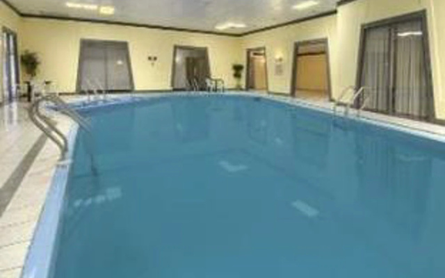 photo 4 of Travelodge Brook Park/Cleveland Airport