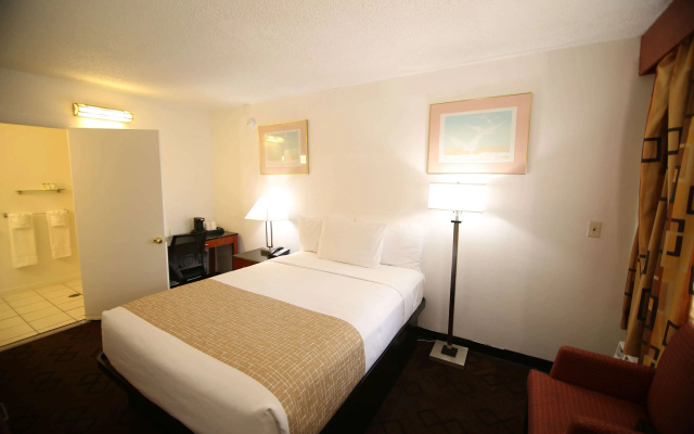 photo 2 of Travelodge by Wyndham Burbank-Glendale