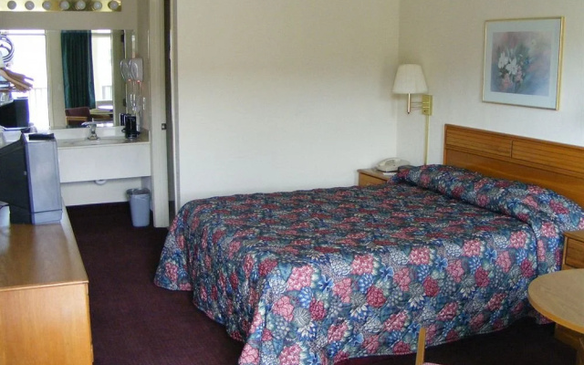 photo 2 of Travelodge by Wyndham Branson