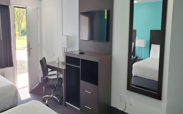 photo 3 of Travelodge by Wyndham Livonia/Canton/Novi Detroit Area