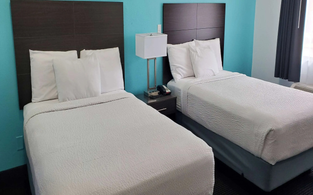 photo 5 of Travelodge by Wyndham Livonia/Canton/Novi Detroit Area