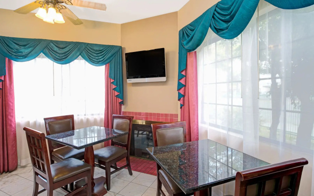 photo 3 of Travelodge by Wyndham Lynwood