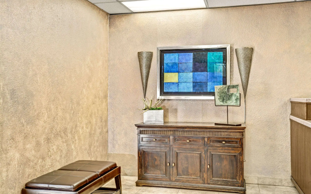 photo 2 of Travelodge by Wyndham Las Vegas Center Strip