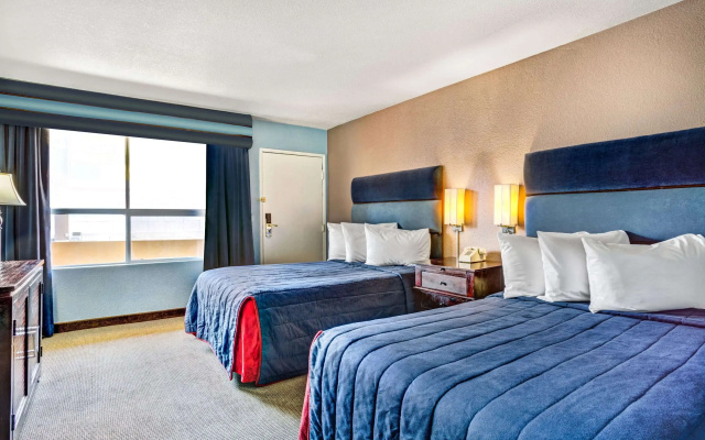 photo 3 of Travelodge by Wyndham Las Vegas Center Strip