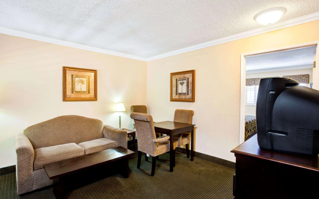 photo 3 of Travelodge Chatsworth