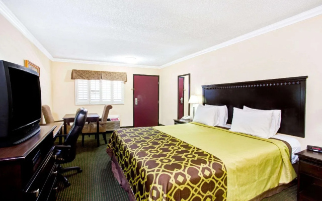 photo 5 of Travelodge by Wyndham Chatsworth