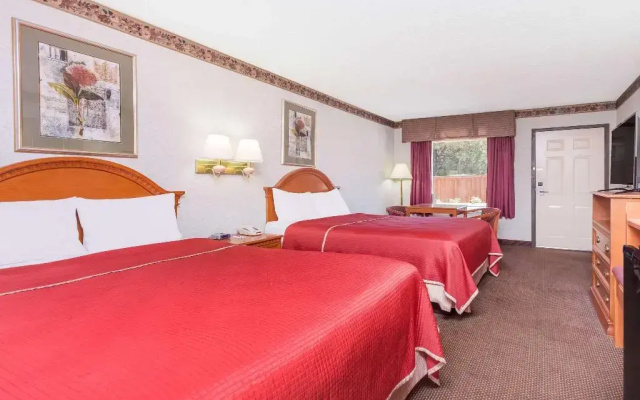 photo 4 of Travelodge By Wyndham Chattanooga Hamilton Place