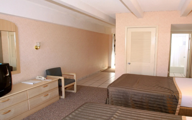 photo 4 of Seaside Inn & Suites