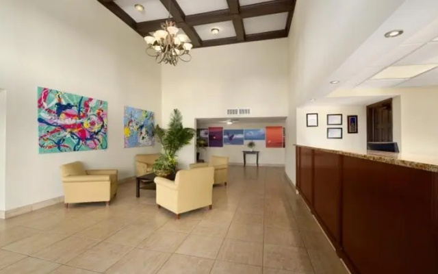 photo 4 of Travelodge Clearwater