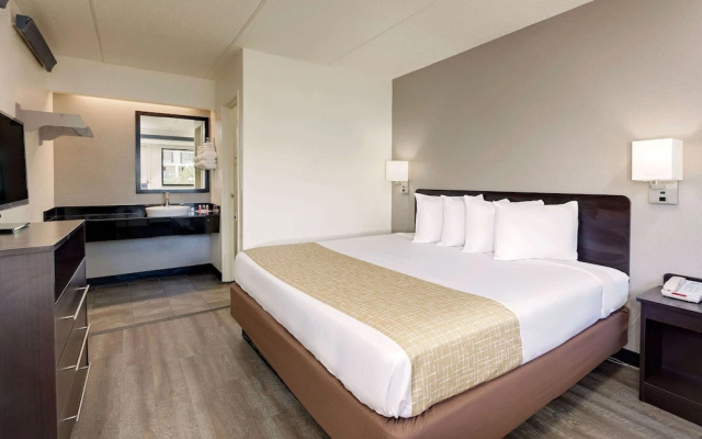 photo 5 of Travelodge College Park