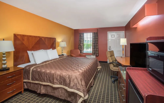 photo 4 of Travelodge Commerce