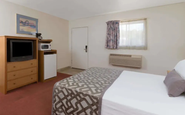 photo 4 of Travelodge Cortez