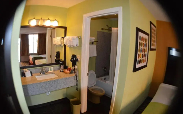 photo 4 of Travelodge Davenport