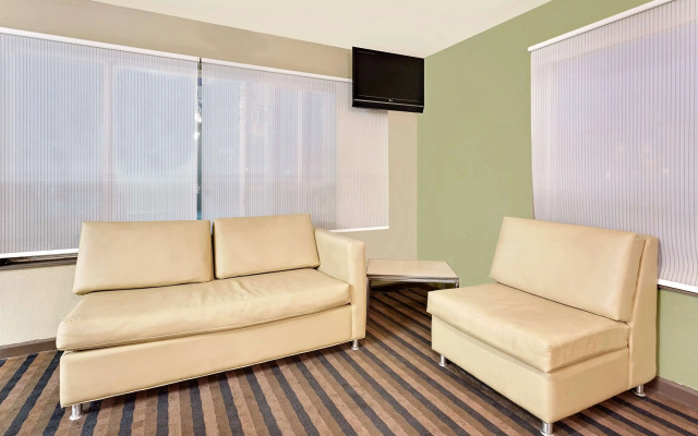 photo 5 of Super 8 by Wyndham Denver Central