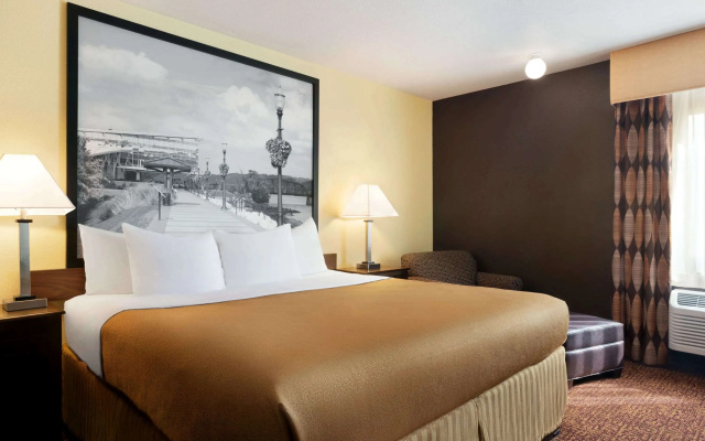photo 4 of Super 8 by Wyndham Des Moines