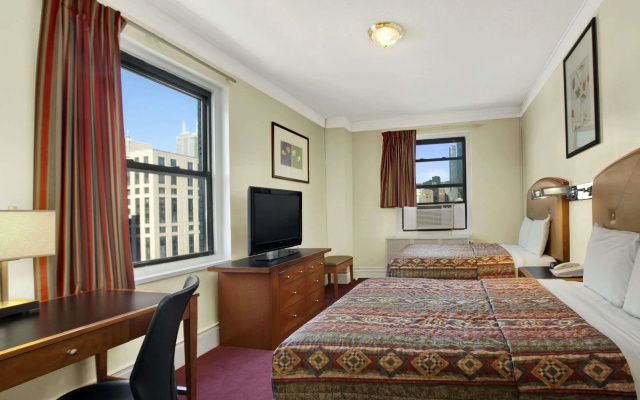 photo 3 of Travelodge by Wyndham Downtown Chicago