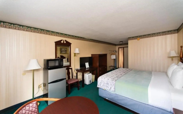 photo 4 of Ozarka Lodge Eureka Springs