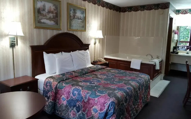 photo 5 of Ozarka Lodge Eureka Springs