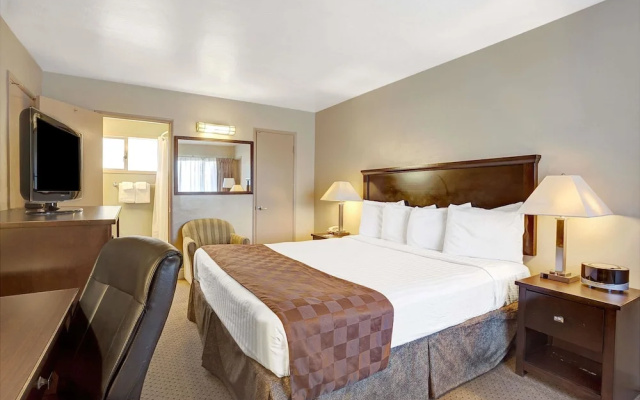 photo 3 of Travelodge Everett City Center